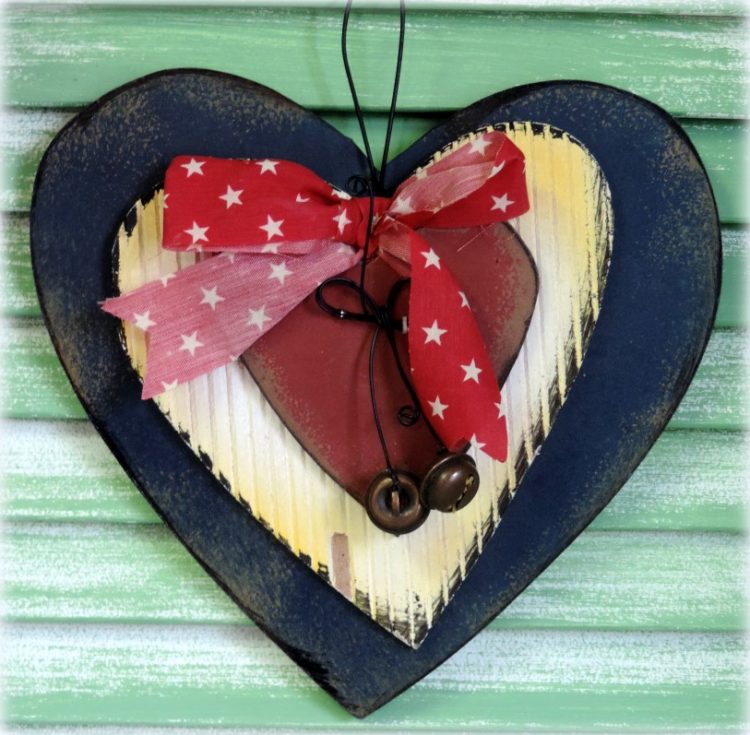 Red country wooden HEART Sign, valentine wall sign, heart sign