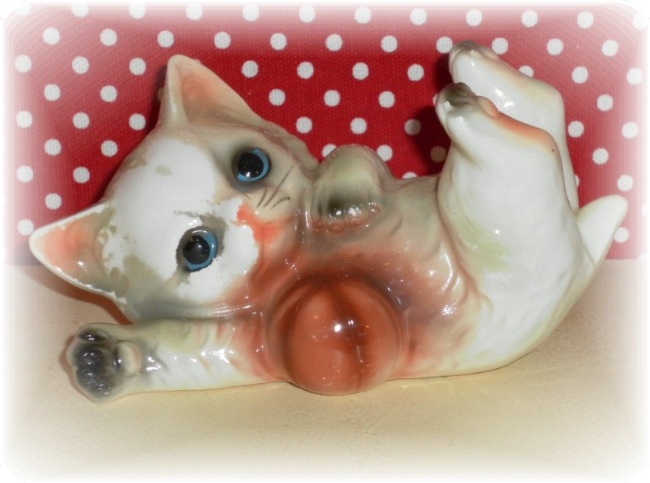 Vintage Japan Kitten Playing With Ball Figurine