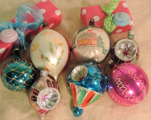 Retro Vintage Kitsch Glass Christmas Tree Ornament Set